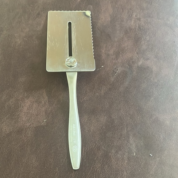 Fuller Brush Company Nostalgia Cake Slicer Server #172 Serve The Perfect Slice! - Picture 4 of 6